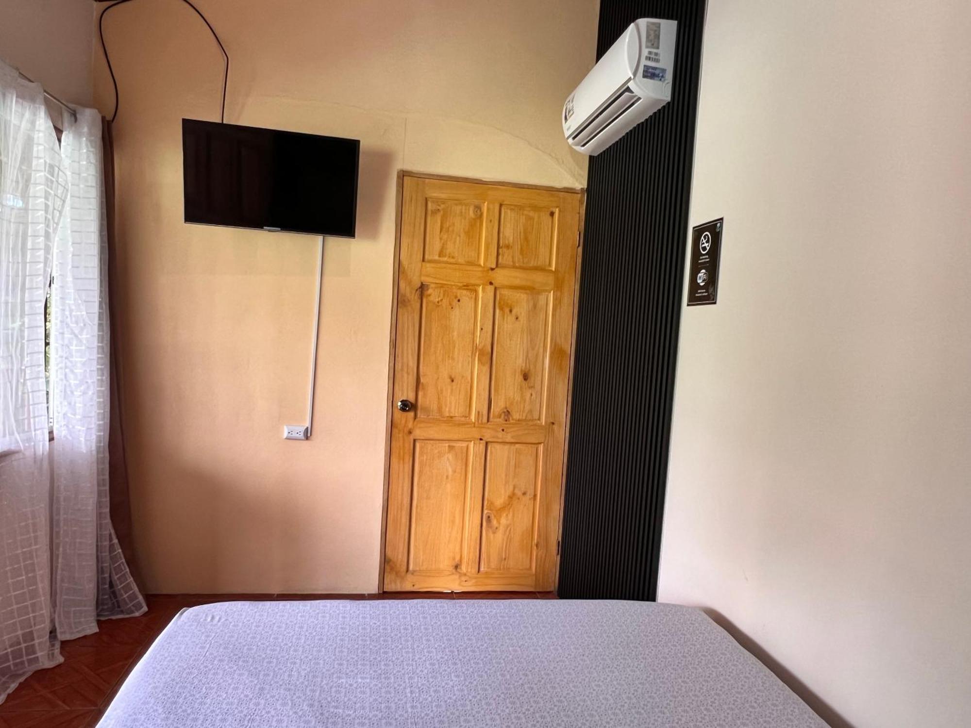 Rio Danta Hostel La Fortuna Exterior photo