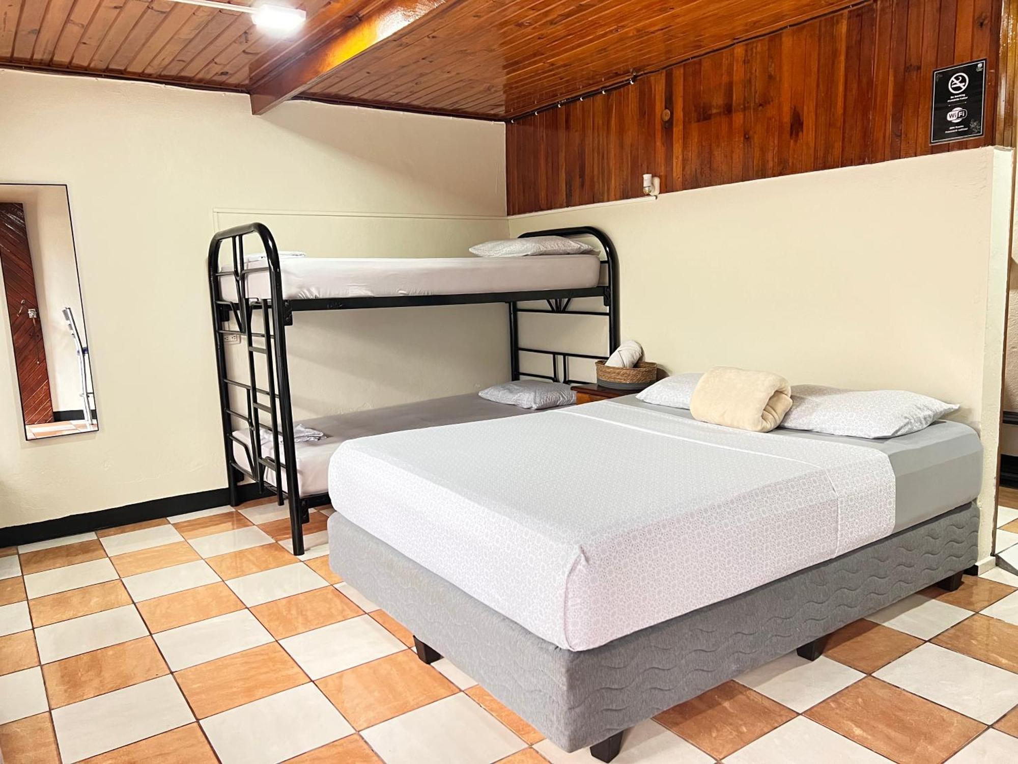 Rio Danta Hostel La Fortuna Exterior photo